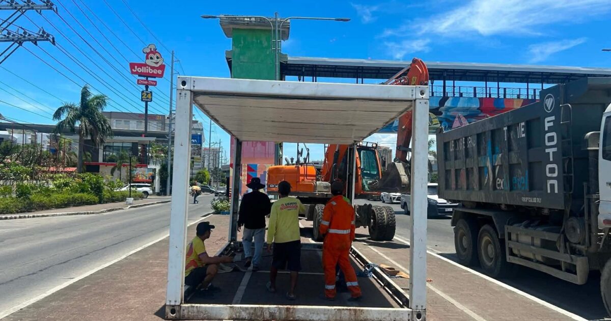 Cooling Stations Set — Cooling stations set up in Iloilo City as | PhilTweets