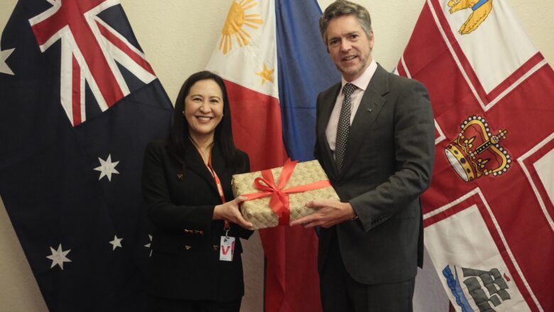 Courtesy Call Melbourne — Courtesy Call with Melbourne Lord Mayor Nicholas Reece | PhilTweets