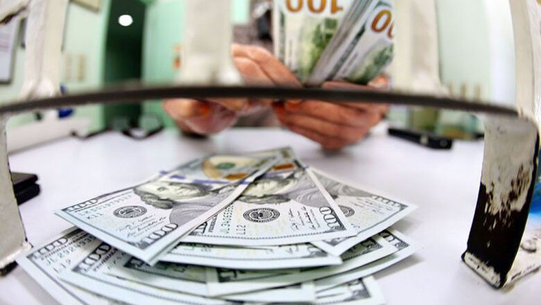 Peso Plummets Low — Peso plummets to new low of P61.30  | PhilTweets
